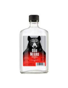 Caja 24 pzs Vodka Oso Negro 200 ml