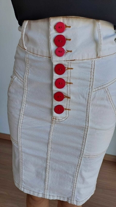 saia jeans com botões vermelhos - Dgoesmoda Feminina