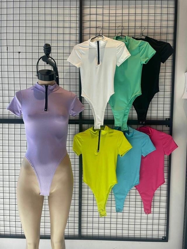 Comprar bodys en loona basics