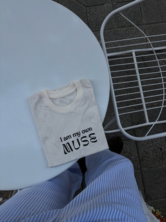 remera i am my own muse - comprar online