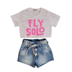 Camiseta Infantil Feminina, Blusa Cropped Leve Soltinha Moda Casual 'FLY SOLO' - Ref. 6006-10-BR FLY