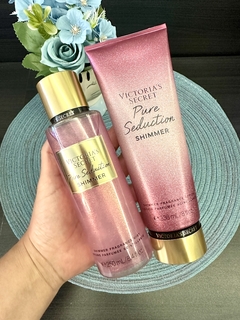 Kit Victoria’s Secret Shimmer Pure Seduction Body Splash + hidratante + necessaire na internet