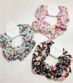 Colita scrunchies Flowers en internet