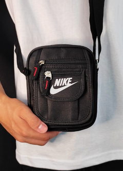 Bolsa Nike Shoulder Bag Preta BNPT720