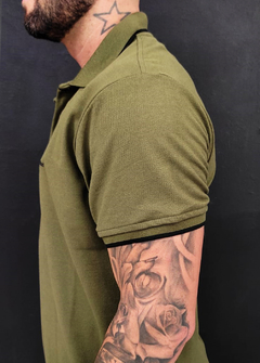 Camisa Polo Colcci Regular Fit Verde Militar CPCVD961 - comprar online