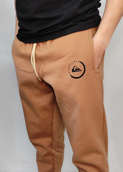 Calça de moletom Quiksilver logo caramelo CMQCT1667 - comprar online