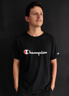 Camiseta Champion Logo Preta CCPT925