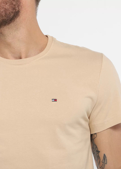 Camiseta Tommy Hilfiger Basica bege CTBR1690 - comprar online