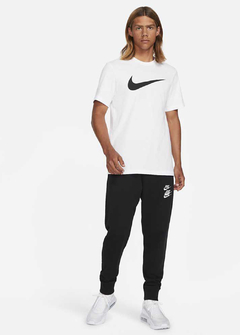 Camiseta Nike Leg Swoosh Branca CNBR1368 na internet