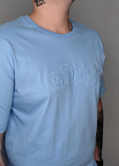 Camiseta Hugo Boss bordada azul claro CHAZ1812 - comprar online