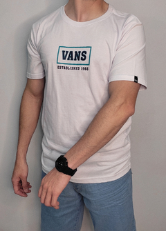 Camiseta Vans Take A Stand Box branco CVBR1711