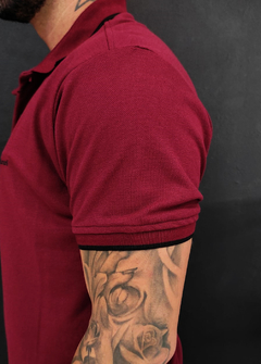 Camisa Polo Colcci Regular Fit Bordo CPCVM957 - comprar online