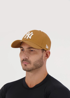 Bone New York Classico caramelo/branco BNCT713 na internet