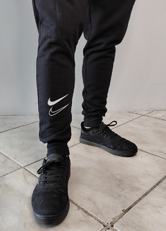 Calça de moletom Nike preta CMNPT1636 - comprar online