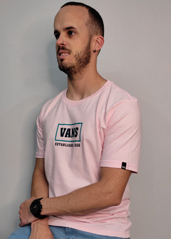 Camiseta Vans Take A Stand Box rosa CVRS1710