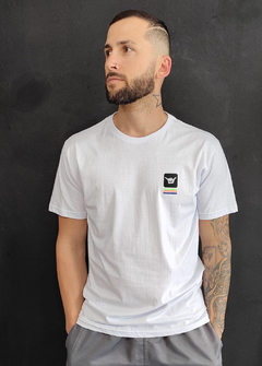 Camiseta Hang Loose 3 Small Stripe Branca CHBR1240