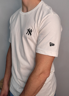 Camiseta New York Yankees MLB New Era off white CNBR1708 - comprar online