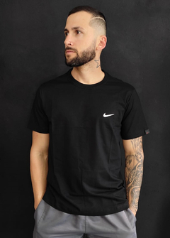 Camiseta Nike Breathe Run Basica Preta CNPT1093