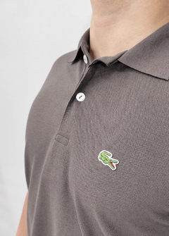 Camisa Polo Lacoste Regular Fit cinza chumbo CPLCZ1422 - comprar online