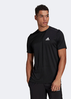 Camiseta Adidas dry fit preta CAPT1405