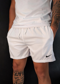 Short Praia Nike Liso Branco BSPNBR966