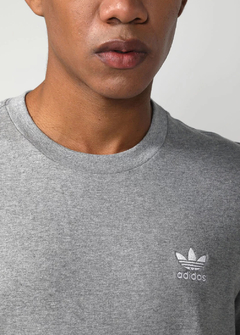 Camiseta Adidas Básica Cinza CACZ922 - comprar online