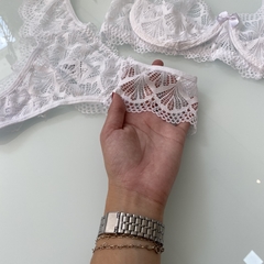 Conjunto Jade branco na internet