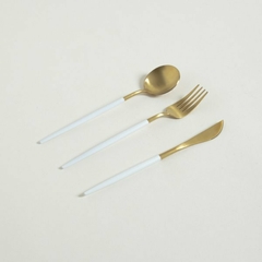 Set x3 utensilios de mesa dorado mango blanco 22cm - comprar online