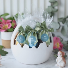 Cesta de porcelana com 7 mini ovinhos sortidos