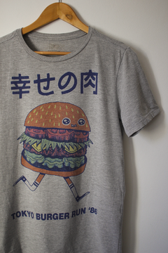 Camiseta Suria Tokio Burguer - Trama
