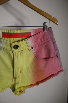 Shorts Marcela Rainbow na internet