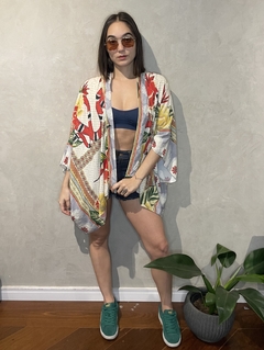 Kimono Livia Cobra e flores - comprar online