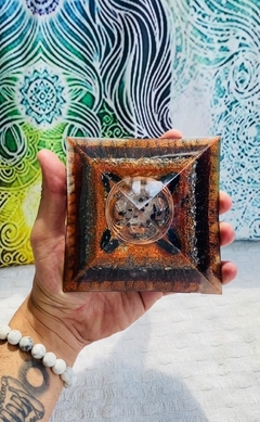 Orgonite Quéops 8 Lados