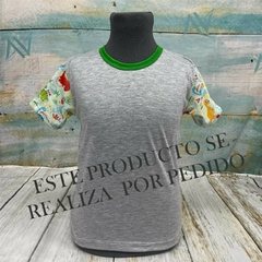 Art.261 Remera GRIS diseño dinosaurio