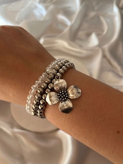 PULSERA TRIPLE CON DIJE FLOR - Romana