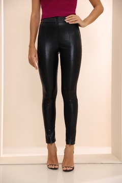 Calça Skinny Bengaline Resinado - comprar online