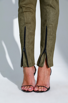 Calça Montaria Suede Verde Militar na internet