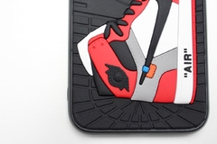 Case Air Jordan 1 "Off-White" - iPhone 11 na internet