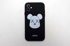 Case "Kaws" - iPhone 11