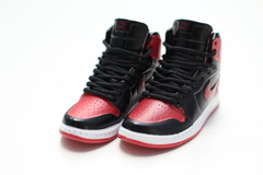 MIni Sneaker Colecionável - "Air Jordan 1 Banned" - TRALHAS.org