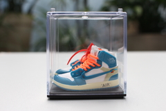 MIni Sneaker Colecionável - "Off White x Air Jordan 1 UNC"