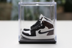 Mini Sneaker Colecionável - "Air Jordan 1 Mocha"