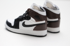 Mini Sneaker Colecionável - "Air Jordan 1 Mocha" na internet