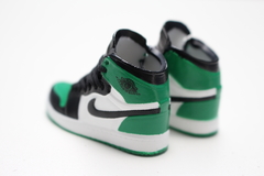 MIni Sneaker Colecionável - "Air Jordan 1 Pine Green" na internet