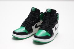 MIni Sneaker Colecionável - "Air Jordan 1 Pine Green" - TRALHAS.org