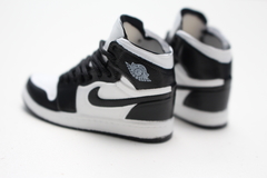 MIni Sneaker Colecionável - "Air Jordan 1 Twist" na internet