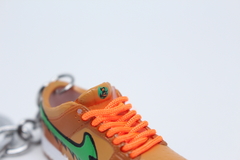 Chaveiro 3D - "SB Dunk Low x Grateful Dead Bears - Orange” - comprar online