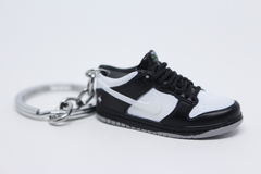 Chaveiro 3D - "SB Dunk Low Staple - Panda Pigeon"