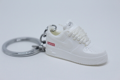 Chaveiro 3D - Air Force 1 Low x "Supreme” White