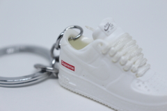 Chaveiro 3D - Air Force 1 Low x "Supreme” White - comprar online